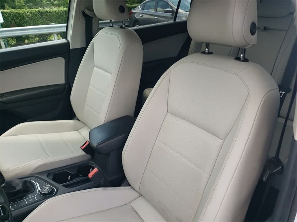 Thumbnail: 2018 Volkswagen Tiguan - 11