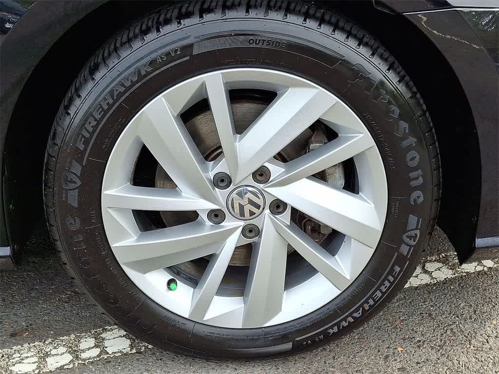 Thumbnail: 2018 Volkswagen Passat - 25