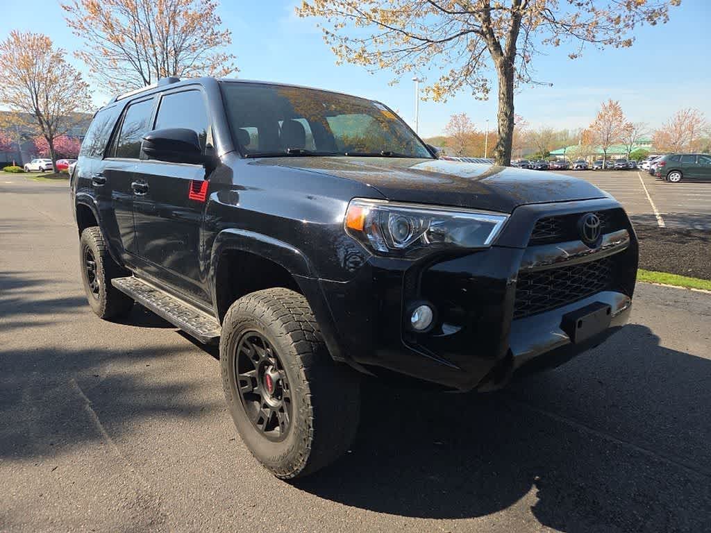 Thumbnail: 2016 Toyota 4Runner - 3