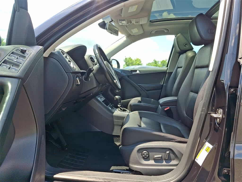 Thumbnail: 2016 Volkswagen Tiguan - 11