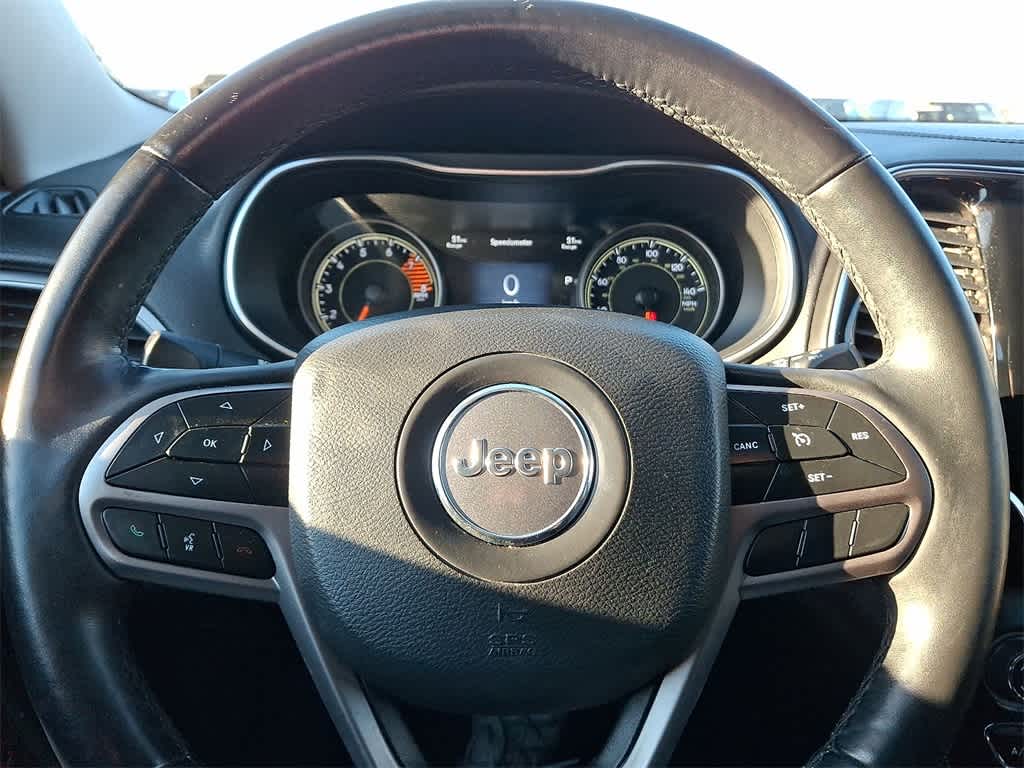 Thumbnail: 2019 Jeep Cherokee - 16