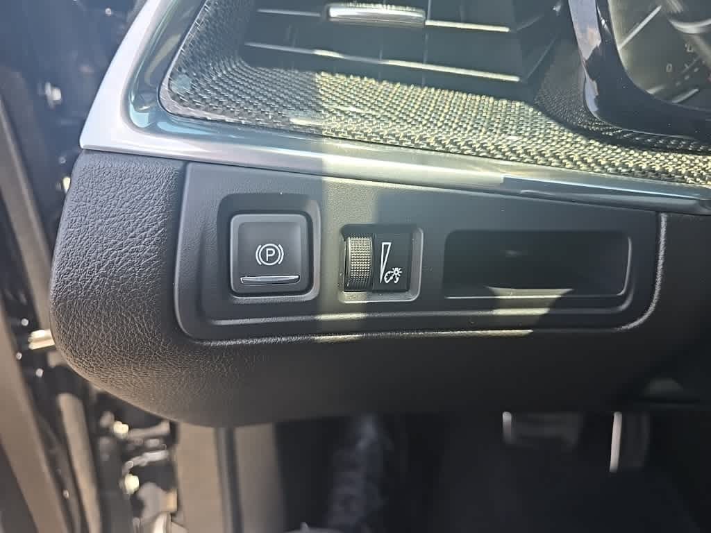 Thumbnail: 2021 Cadillac XT5 - 10