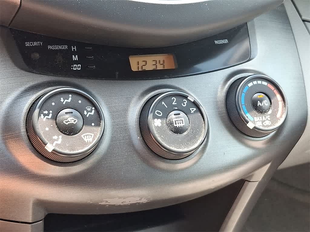 Thumbnail: 2011 Toyota RAV4 - 19