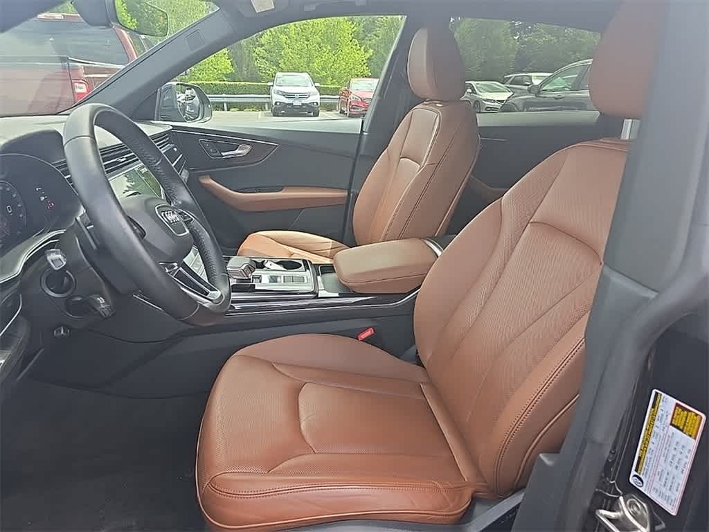 Thumbnail: 2020 Audi Q8 - 8