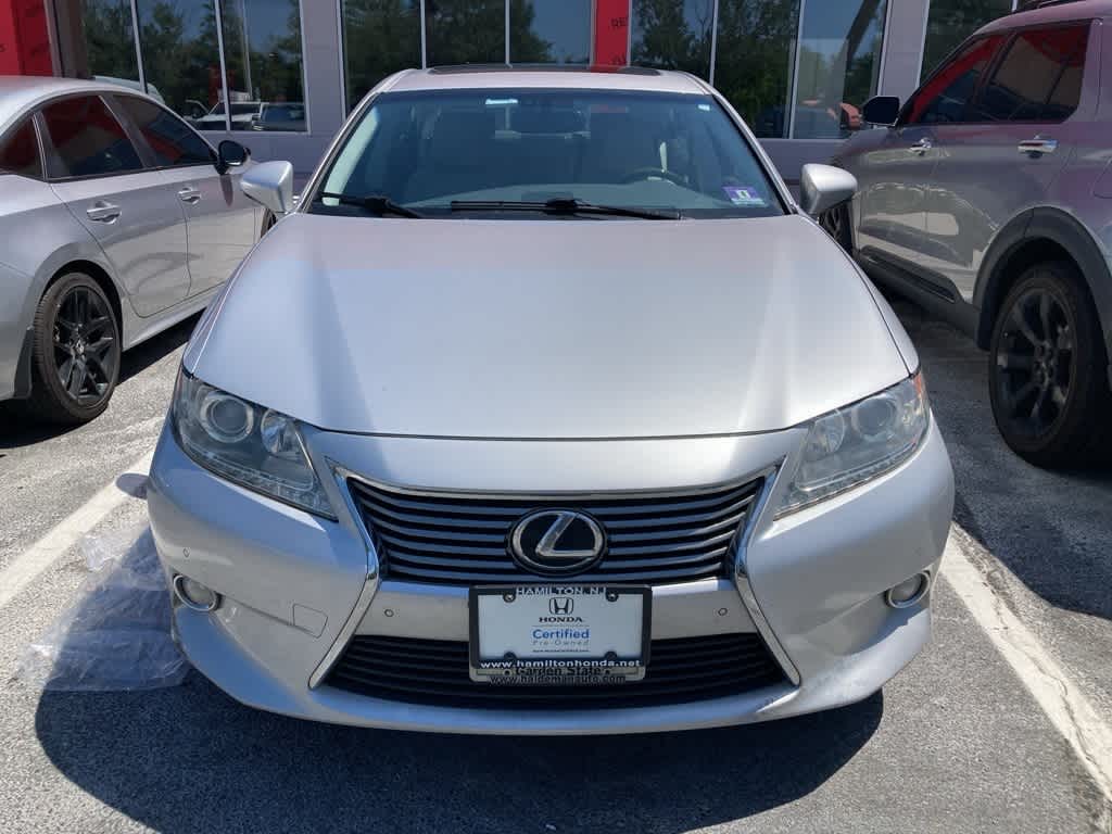 Thumbnail: 2013 Lexus ES - 2