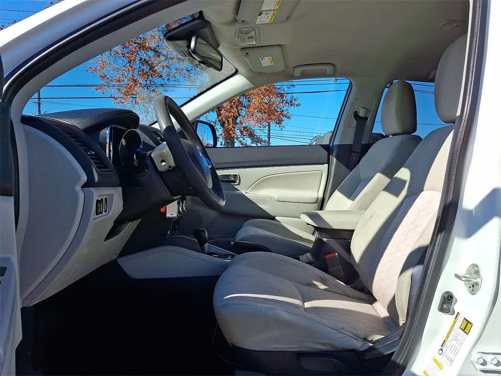 Thumbnail: 2021 Mitsubishi Outlander Sport - 11