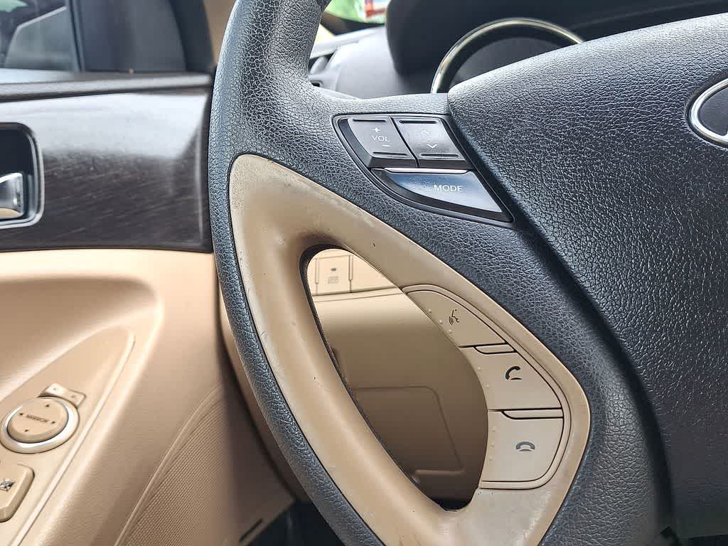 Thumbnail: 2013 Hyundai Sonata - 16