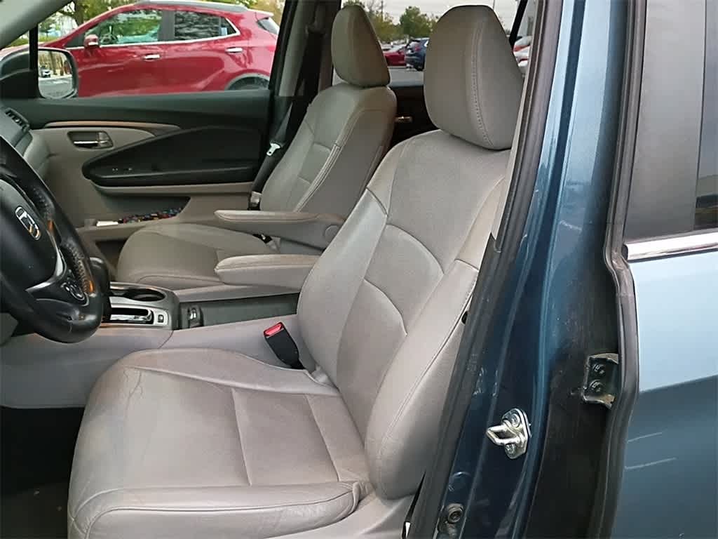 Thumbnail: 2016 Honda Pilot - 8