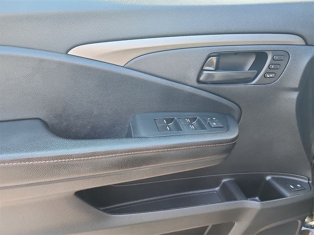 Thumbnail: 2022 Honda Passport - 15