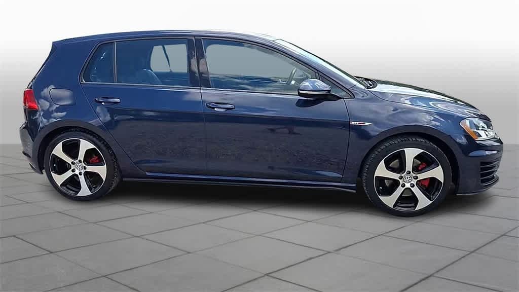 Thumbnail: 2015 Volkswagen Golf - 9