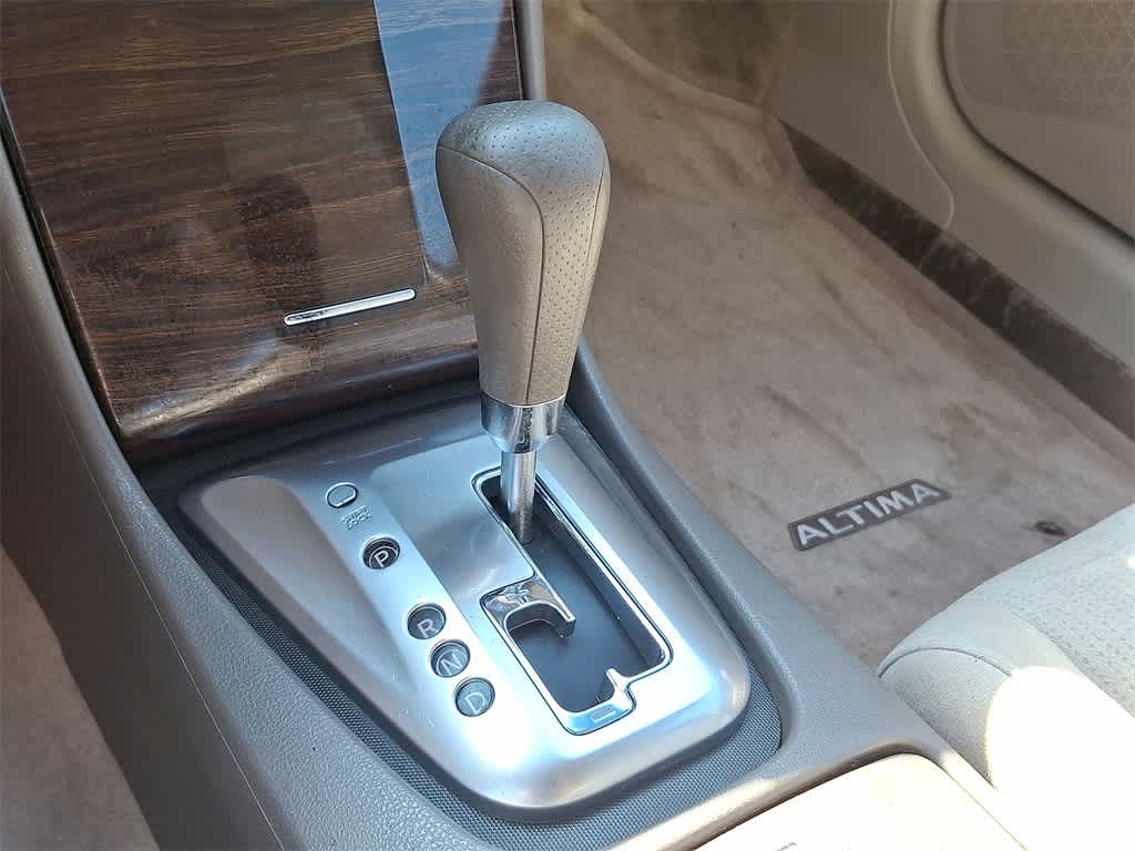 Thumbnail: 2011 Nissan Altima - 12