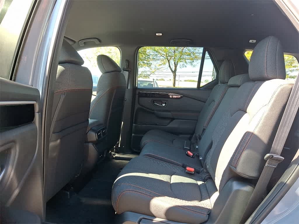 Thumbnail: 2025 Honda Pilot - 9