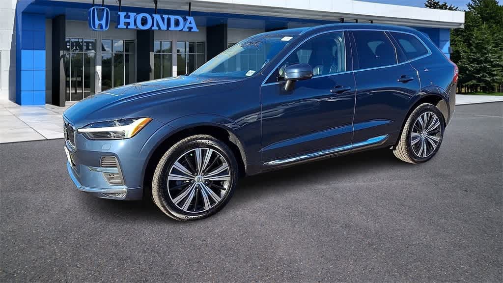 Thumbnail: 2022 Volvo XC60 - 4