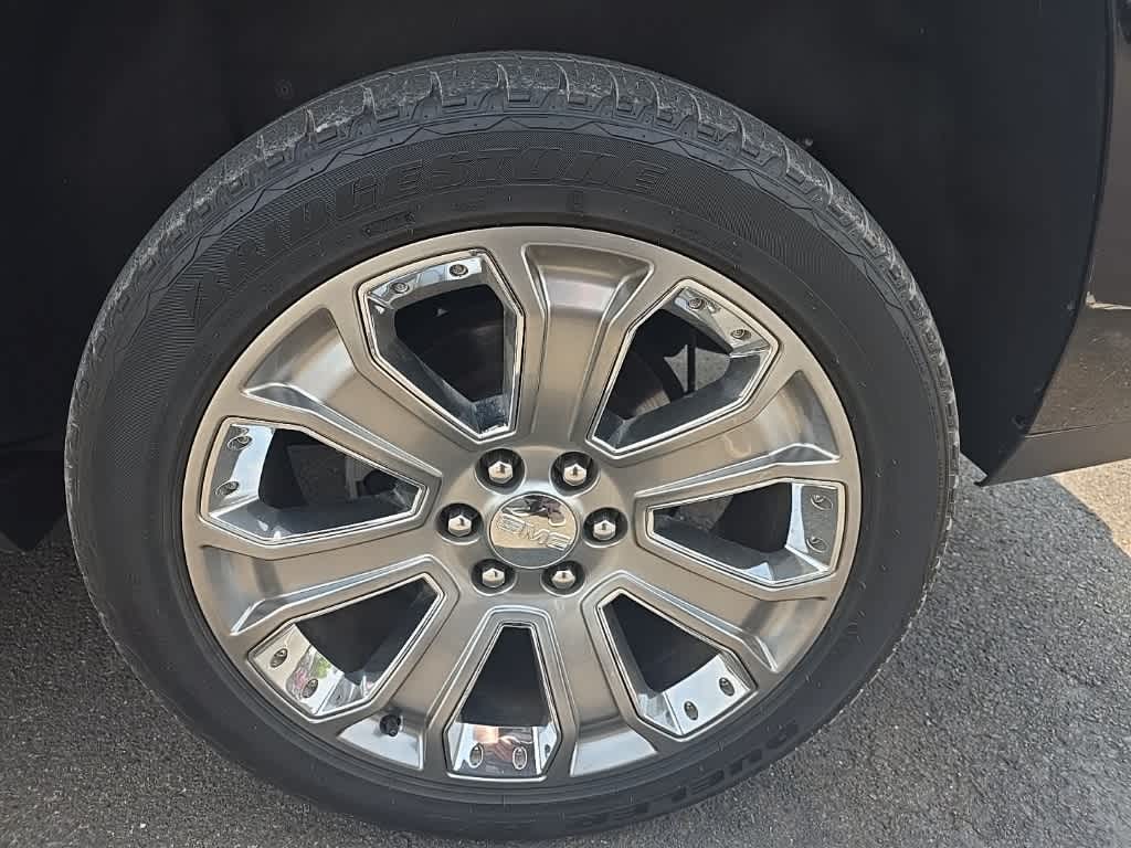 2016 GMC Yukon Denali 9