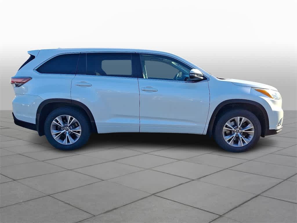 Thumbnail: 2016 Toyota Highlander - 25