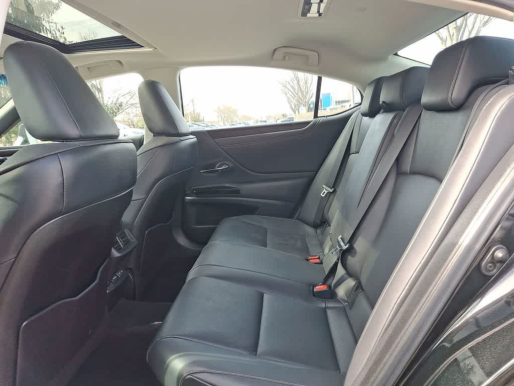 Thumbnail: 2023 Lexus ES - 20