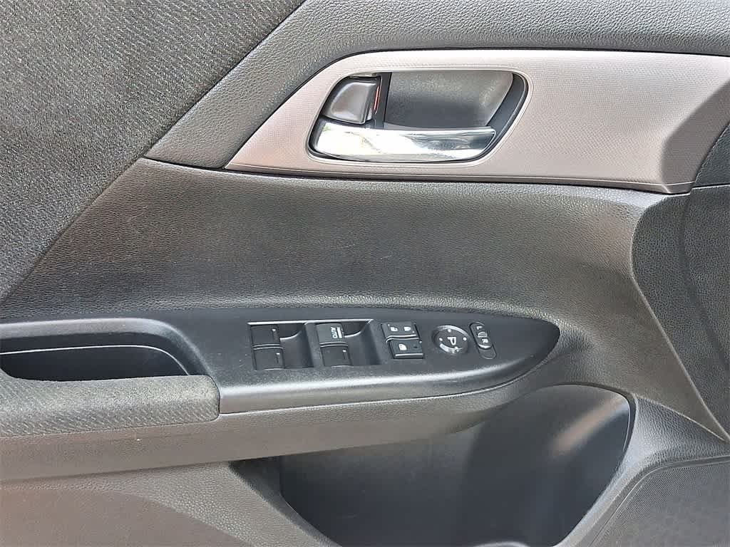 Thumbnail: 2013 Honda Accord - 10