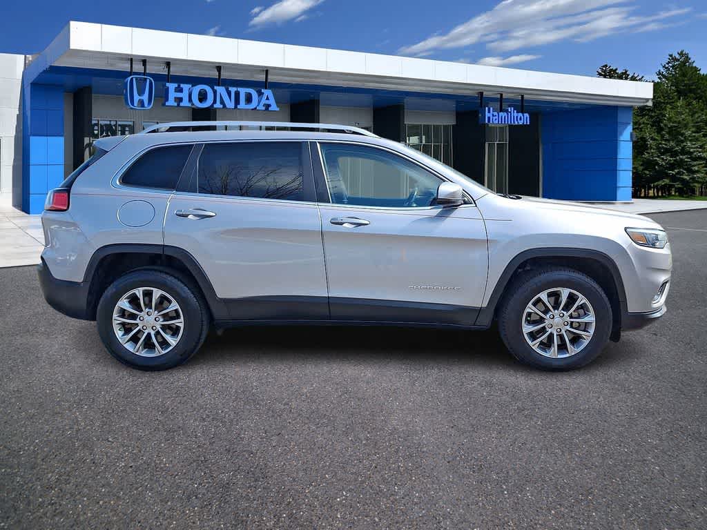 Thumbnail: 2020 Jeep Cherokee - 23