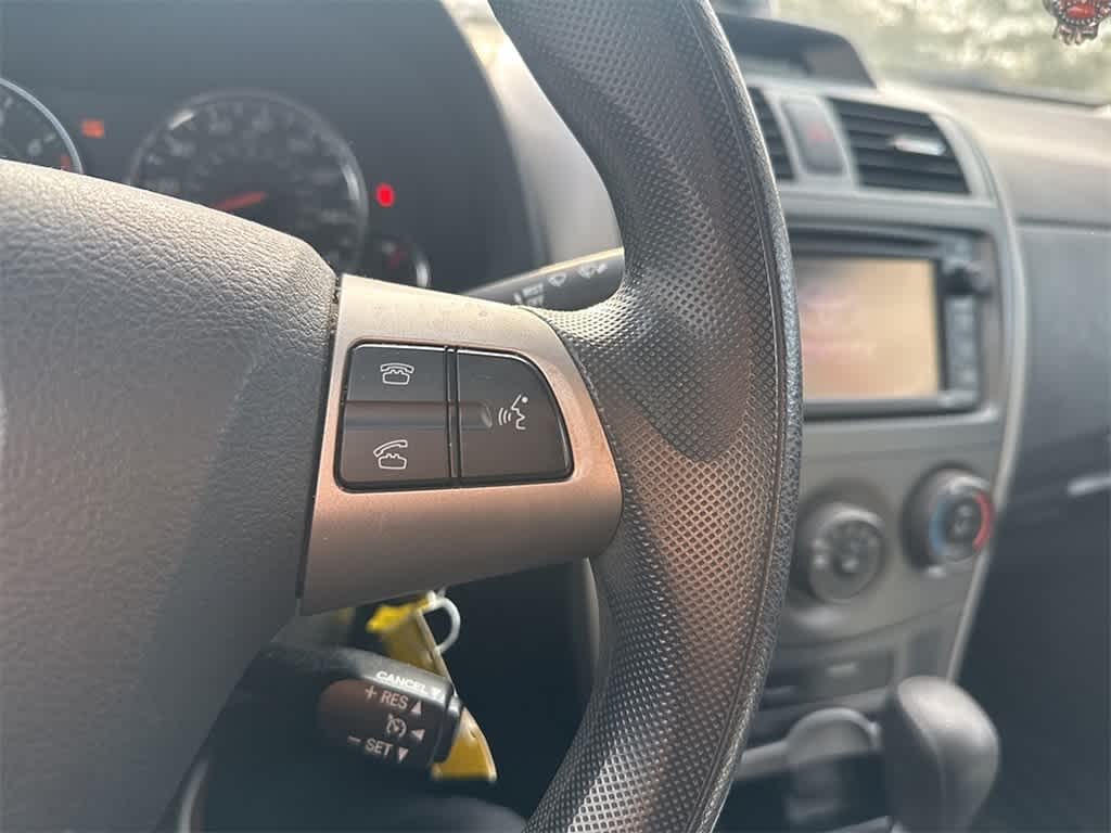 Thumbnail: 2013 Toyota Corolla - 10