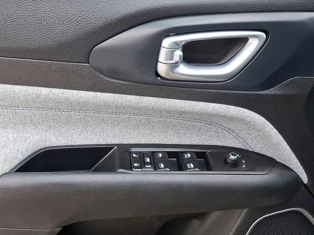 Thumbnail: 2022 Jeep Compass - 10