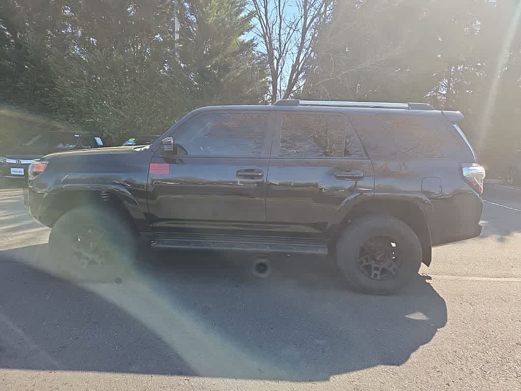 Thumbnail: 2016 Toyota 4Runner - 8