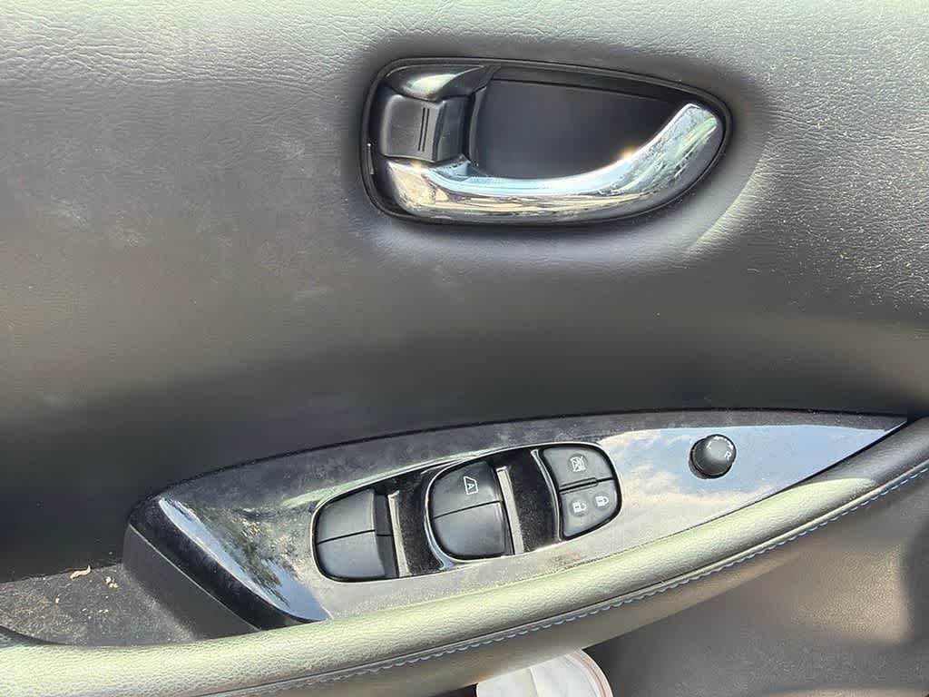 Thumbnail: 2019 Nissan Leaf - 10