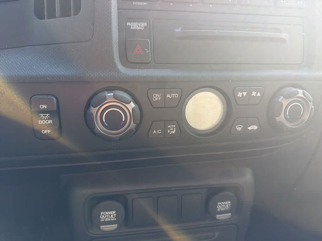 Thumbnail: 2011 Honda Ridgeline - 21