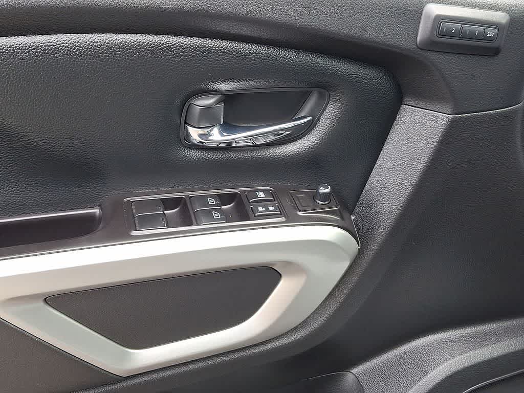 Thumbnail: 2021 Nissan Titan - 10