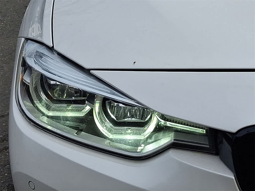 Thumbnail: 2017 BMW 3 Series - 27