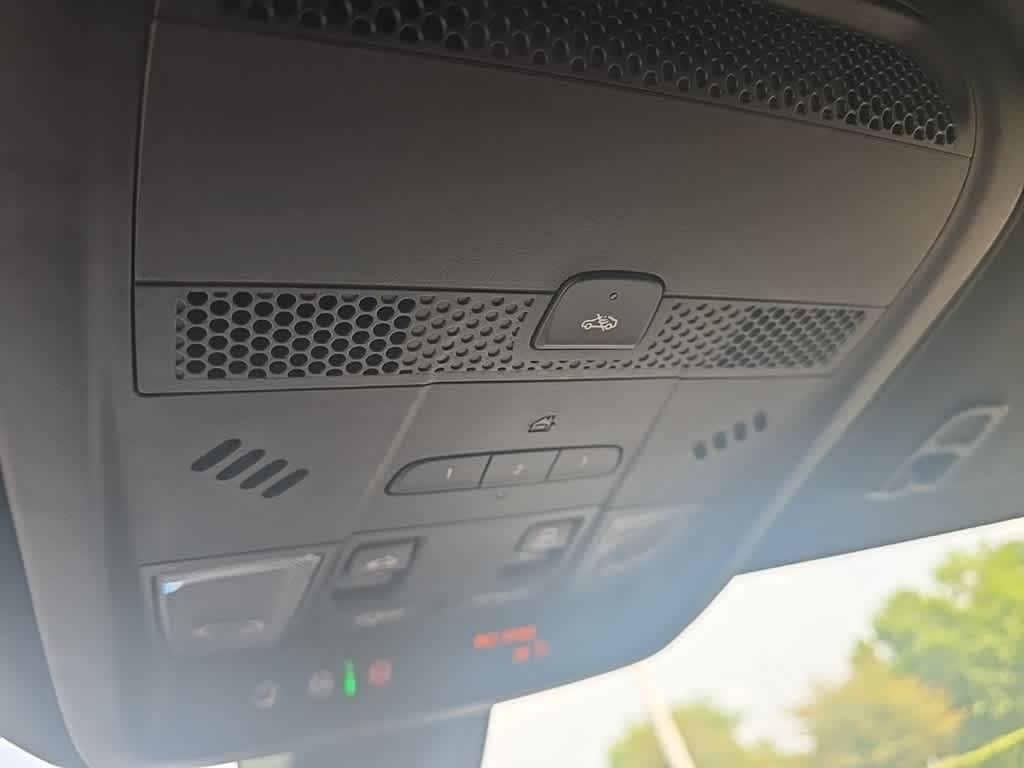 Thumbnail: 2021 Cadillac XT5 - 14