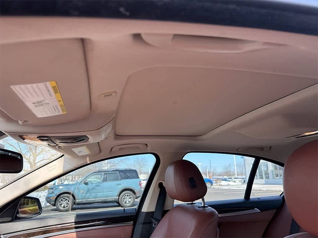 Thumbnail: 2014 BMW 5 Series - 9