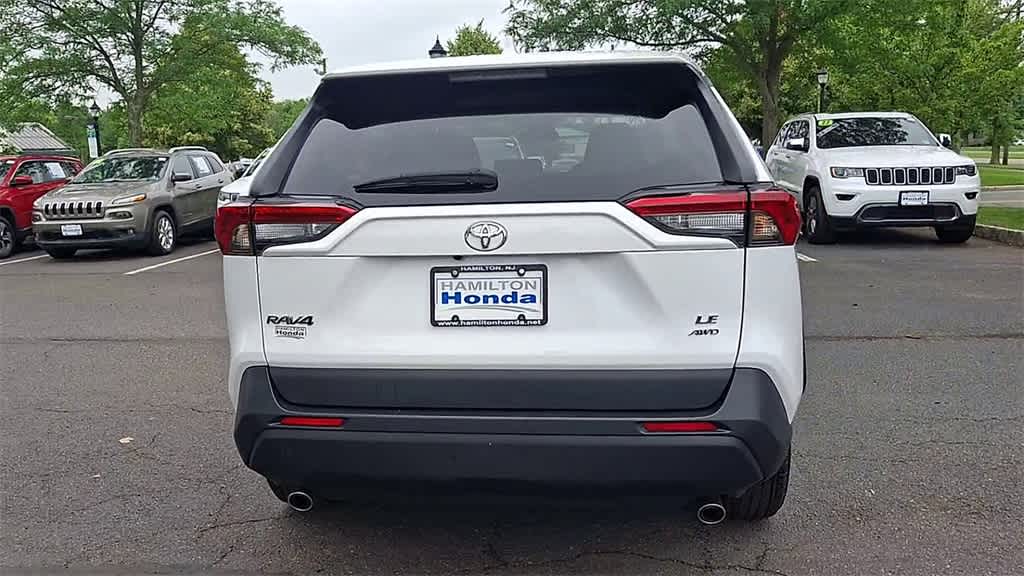 2022 Toyota RAV4 LE 7