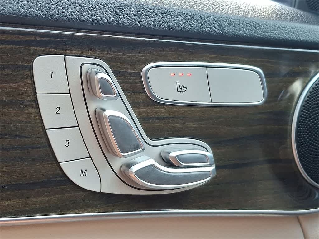 Thumbnail: 2016 Mercedes-Benz C-Class - 17