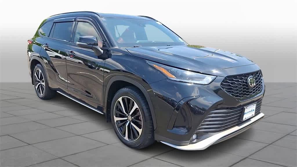 Thumbnail: 2021 Toyota Highlander - 2