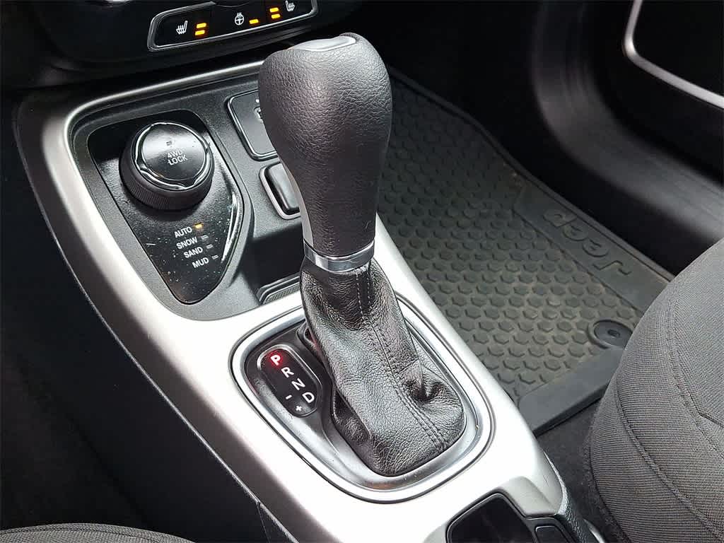 Thumbnail: 2018 Jeep Compass - 12