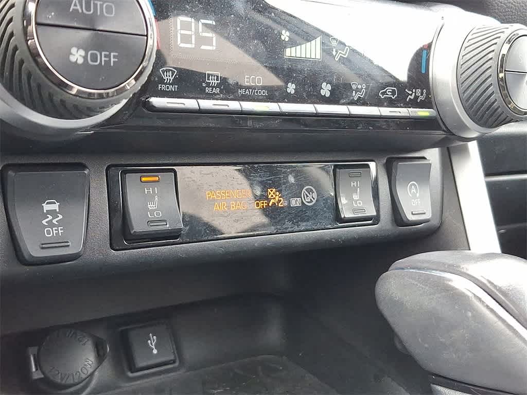 Thumbnail: 2022 Toyota RAV4 - 17