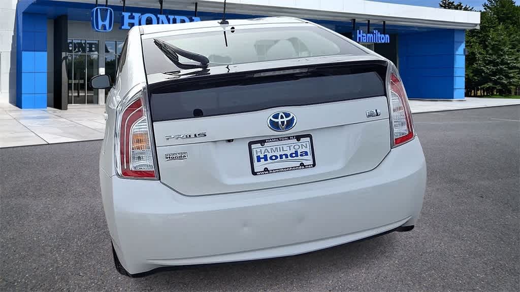 Thumbnail: 2015 Toyota Prius - 7