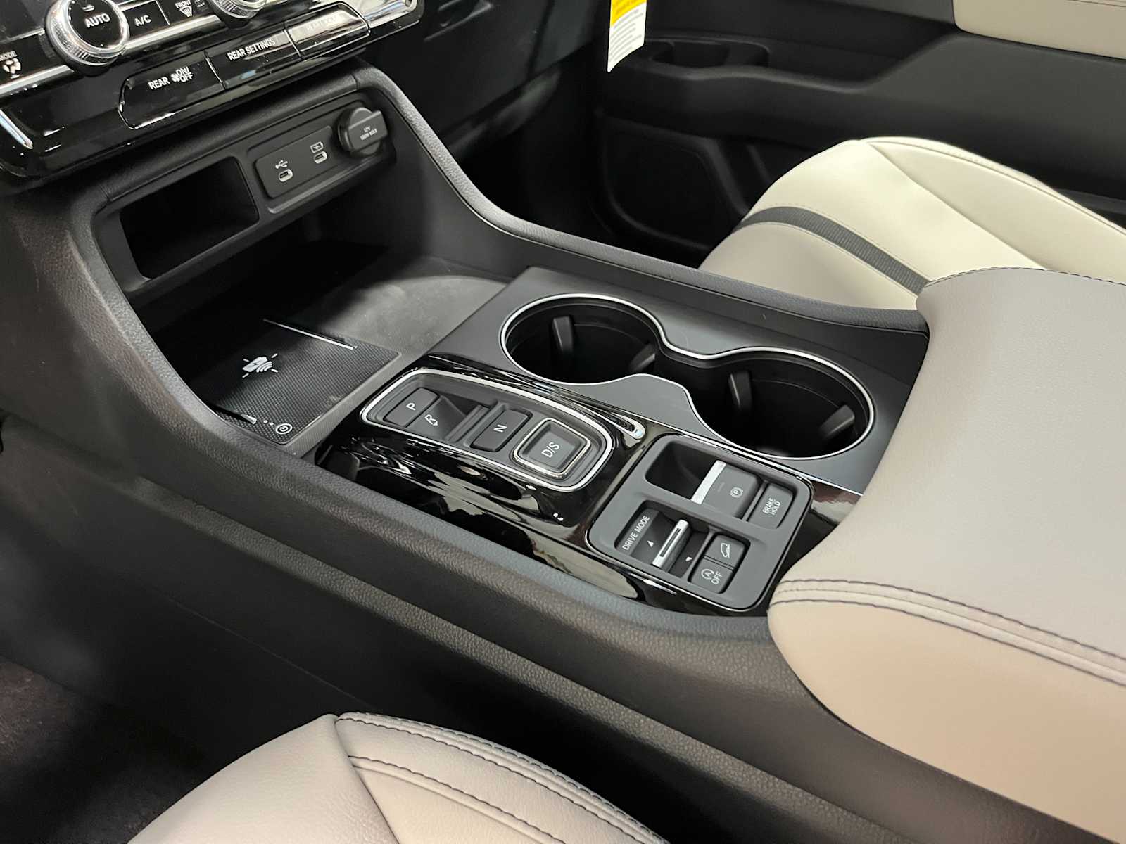 Thumbnail: 2026 Honda Pilot - 15