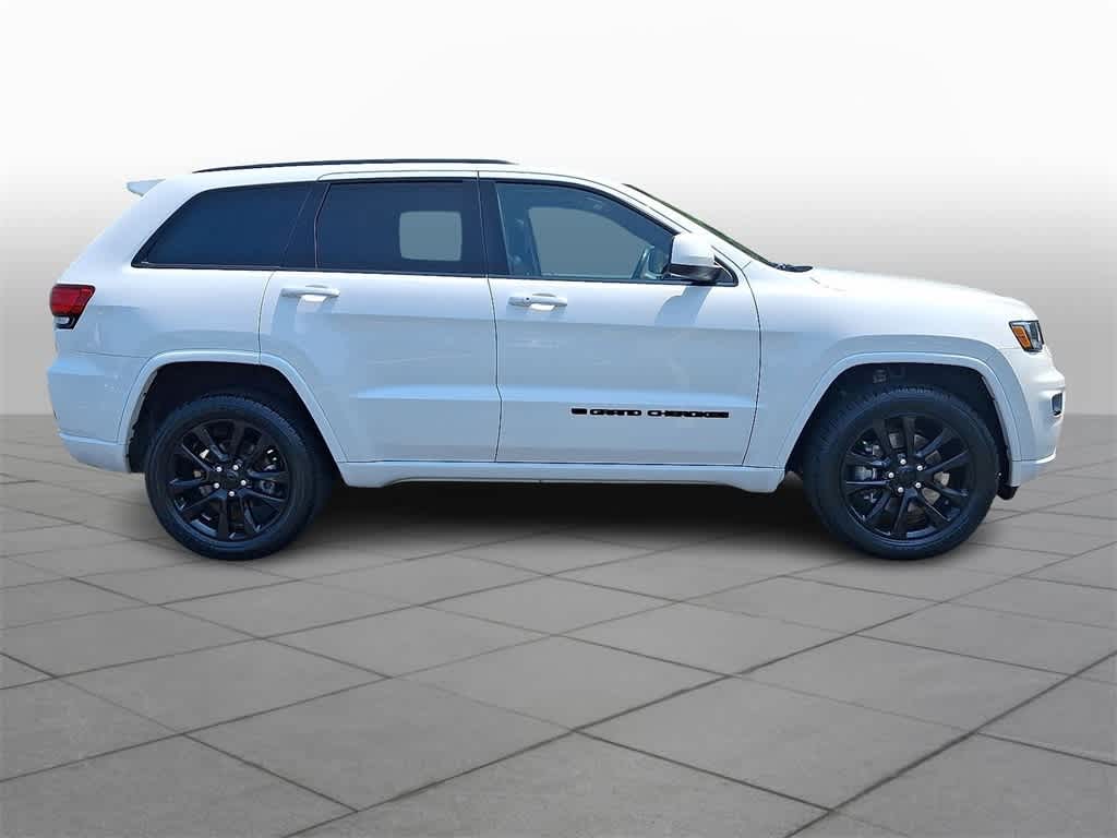 Thumbnail: 2022 Jeep Grand Cherokee - 25