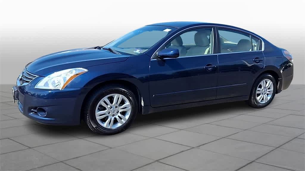 Thumbnail: 2011 Nissan Altima - 4