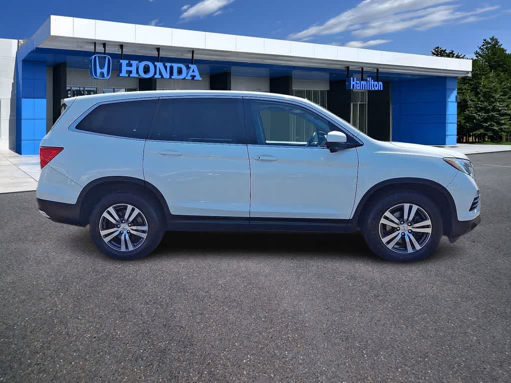 Thumbnail: 2017 Honda Pilot - 25