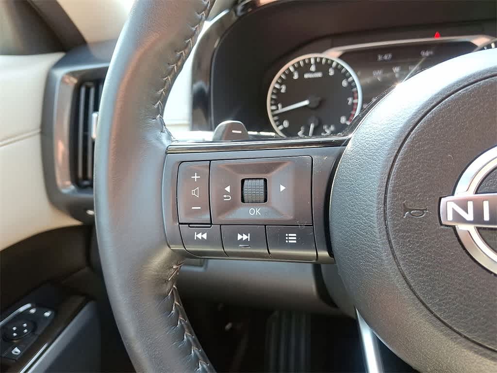 2023 Nissan Pathfinder SL 17
