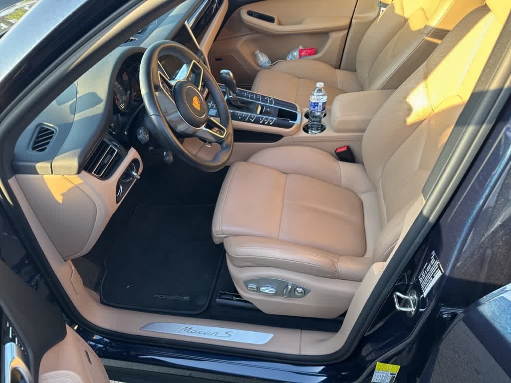 Thumbnail: 2021 Porsche Macan - 8