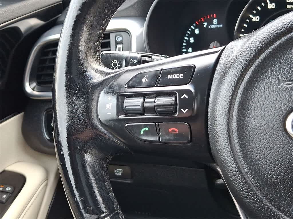 Thumbnail: 2016 Kia Sorento - 17