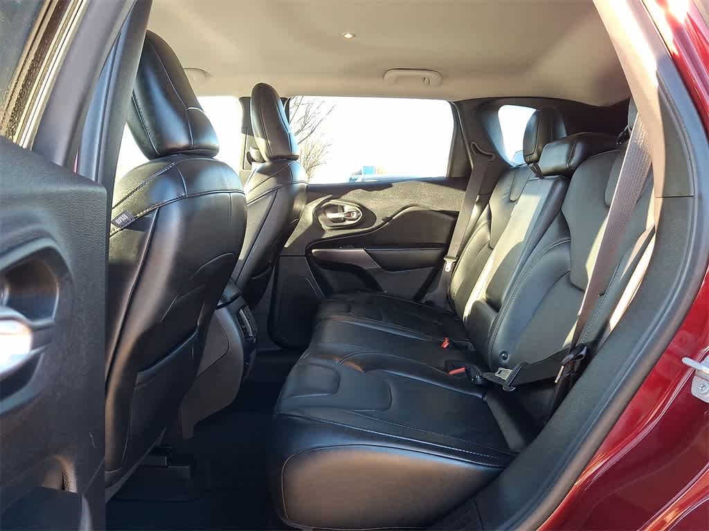 Thumbnail: 2019 Jeep Cherokee - 20