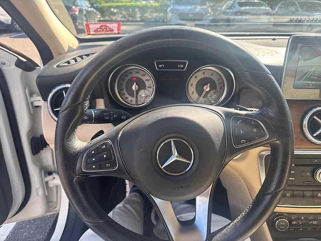 Thumbnail: 2016 Mercedes-Benz GLA - 23