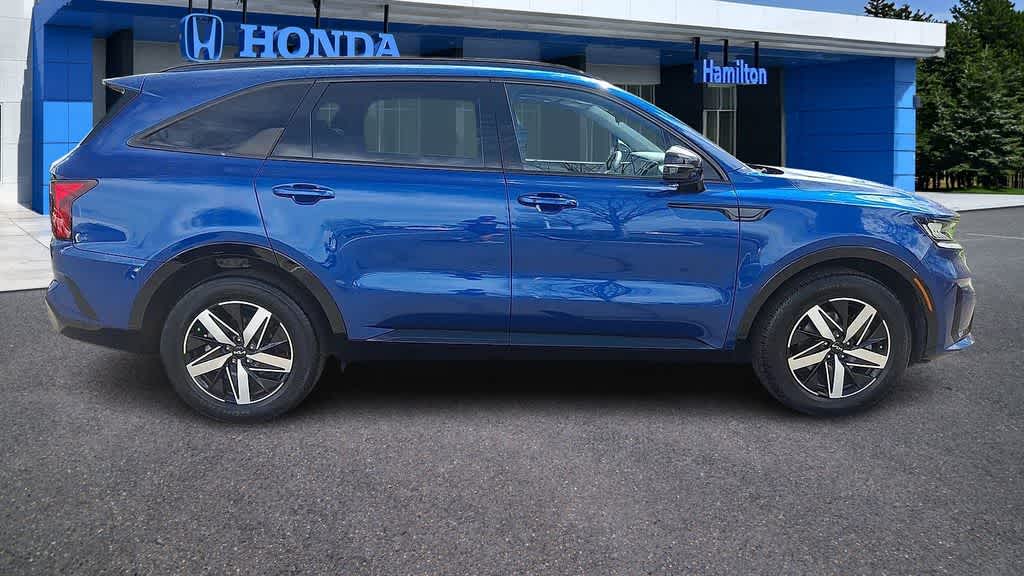 Thumbnail: 2023 Kia Sorento - 9