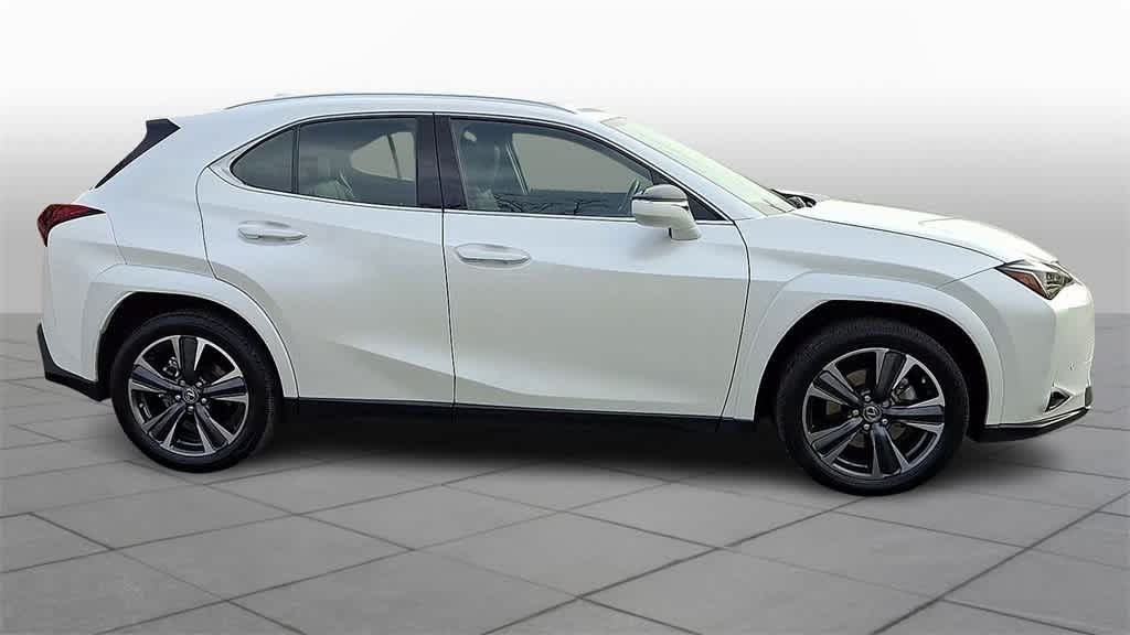 Thumbnail: 2023 Lexus UX - 9