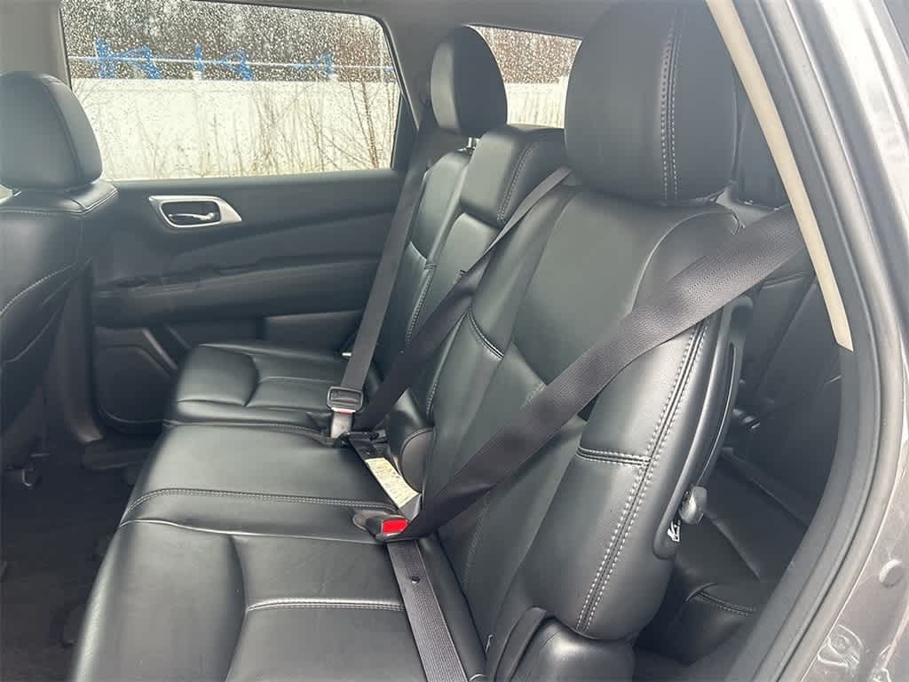 Thumbnail: 2017 Nissan Pathfinder - 14