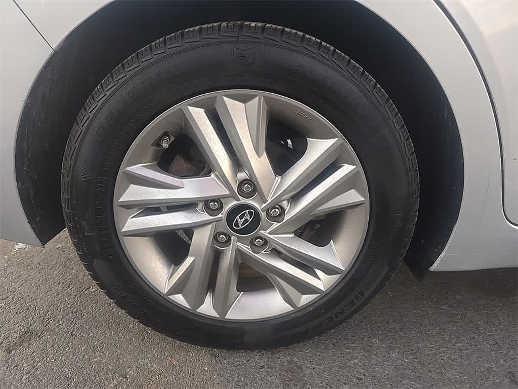 Thumbnail: 2020 Hyundai Elantra - 10